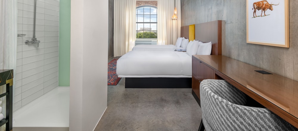 Deluxe Room, 1 King Bed - Photo 2
