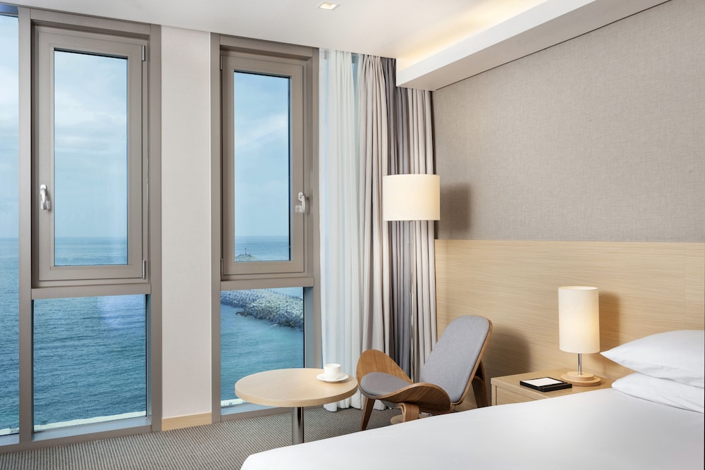 Superior Twin Room, Ocean View photo 1