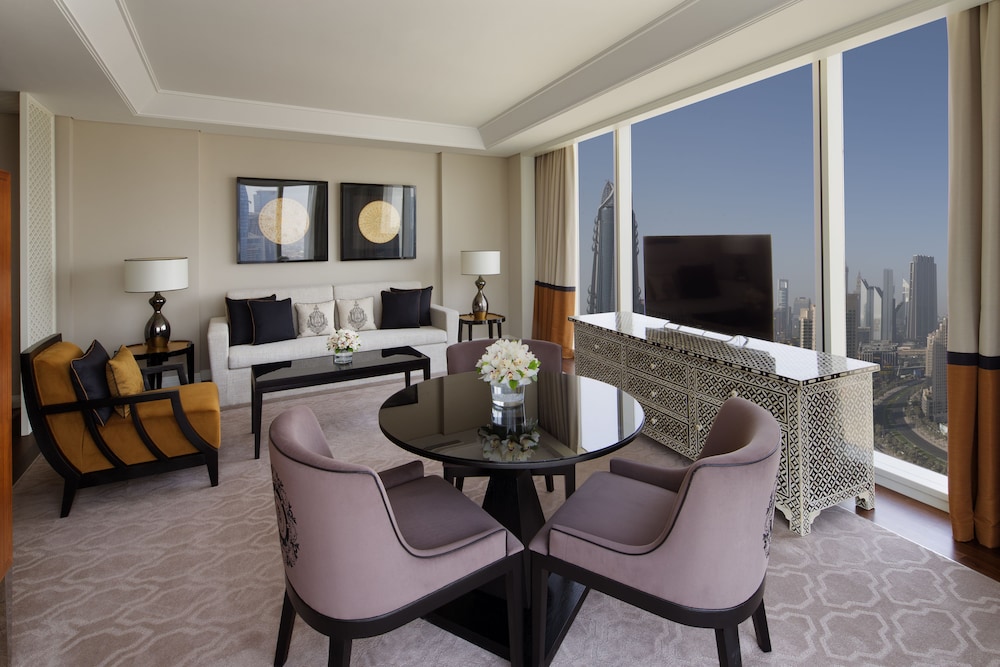Junior Suite, 1 King Bed, City View photo 2