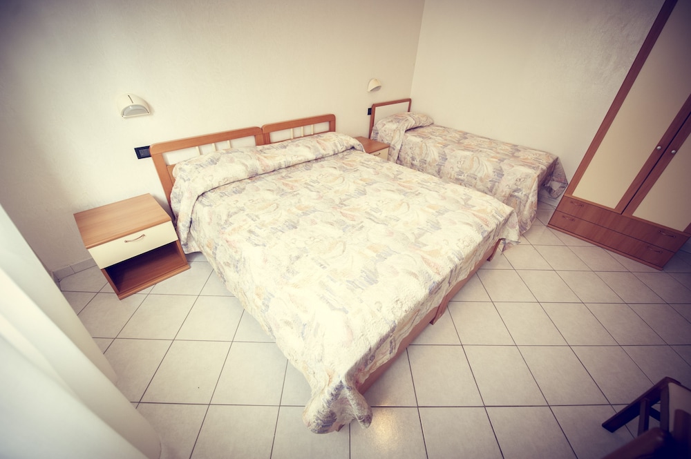 Economy Double or Twin Room - Photo 6