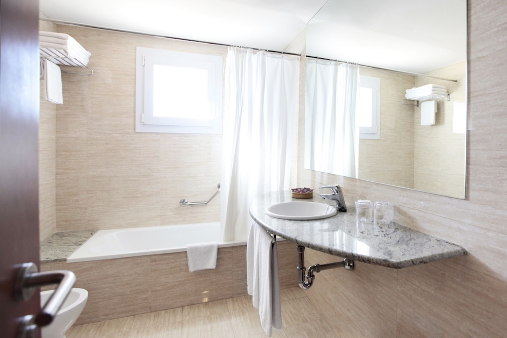 Triple Room, Sea View, Sea Facing (2 + 1) - Photo 8