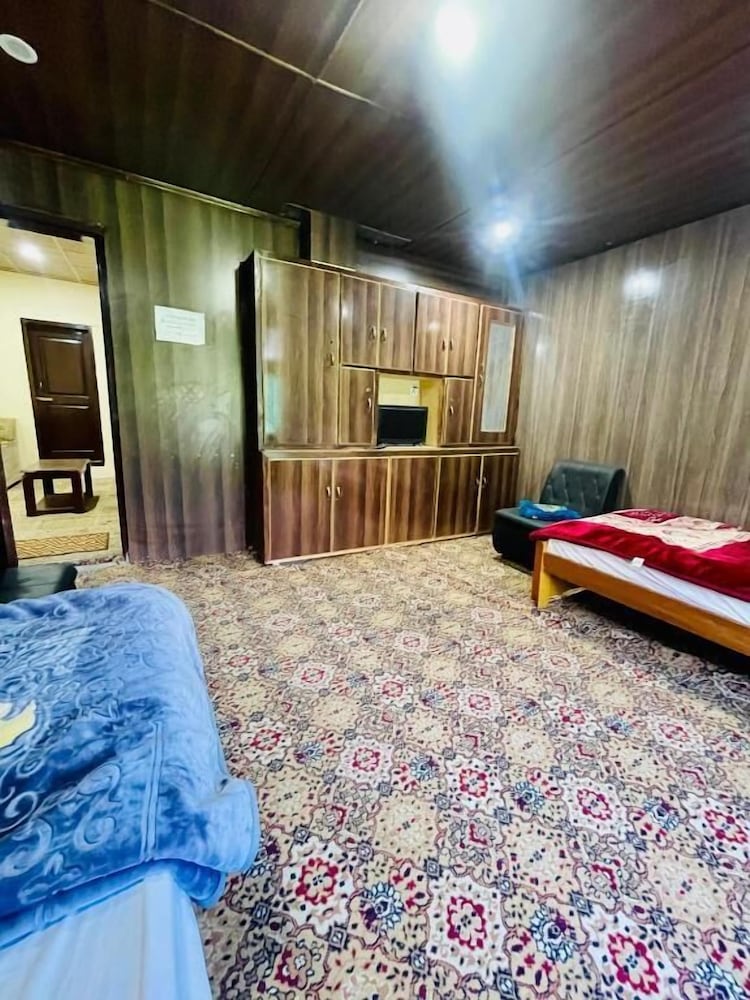 Deluxe Double or Twin Room photo 2