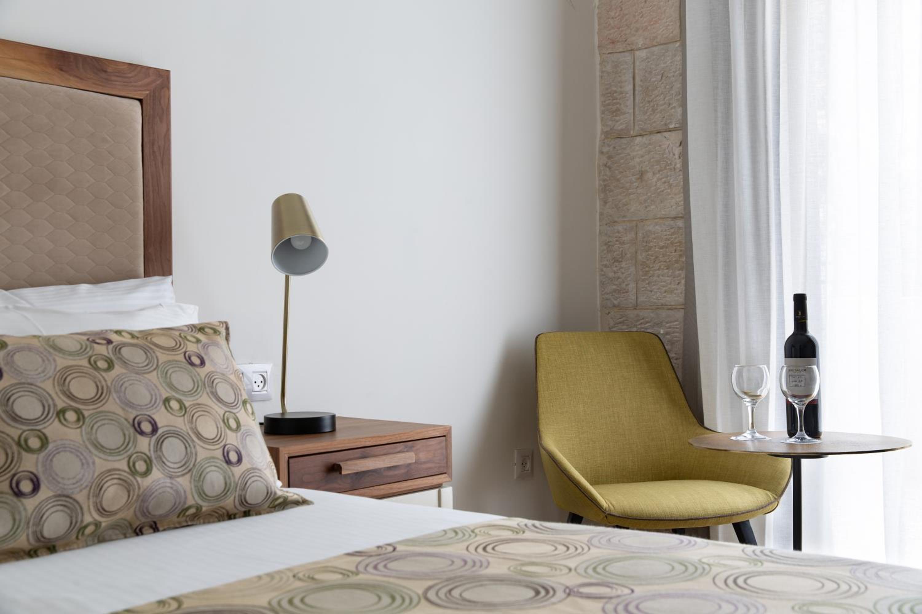 Twin Room with Balcony - Photo 3