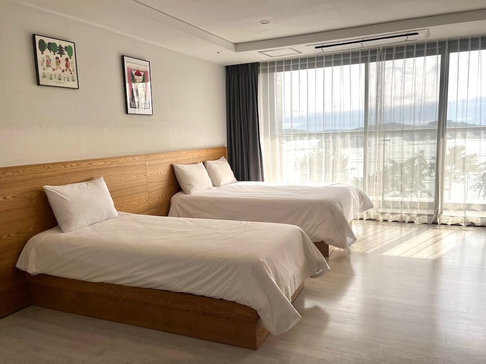 Family Twin Room, Non Smoking, Ocean View photo 1