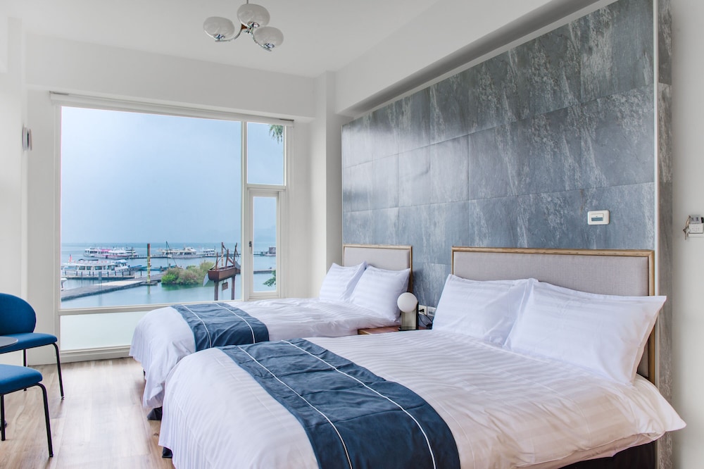 Quadruple Room, Lake View - Photo 6