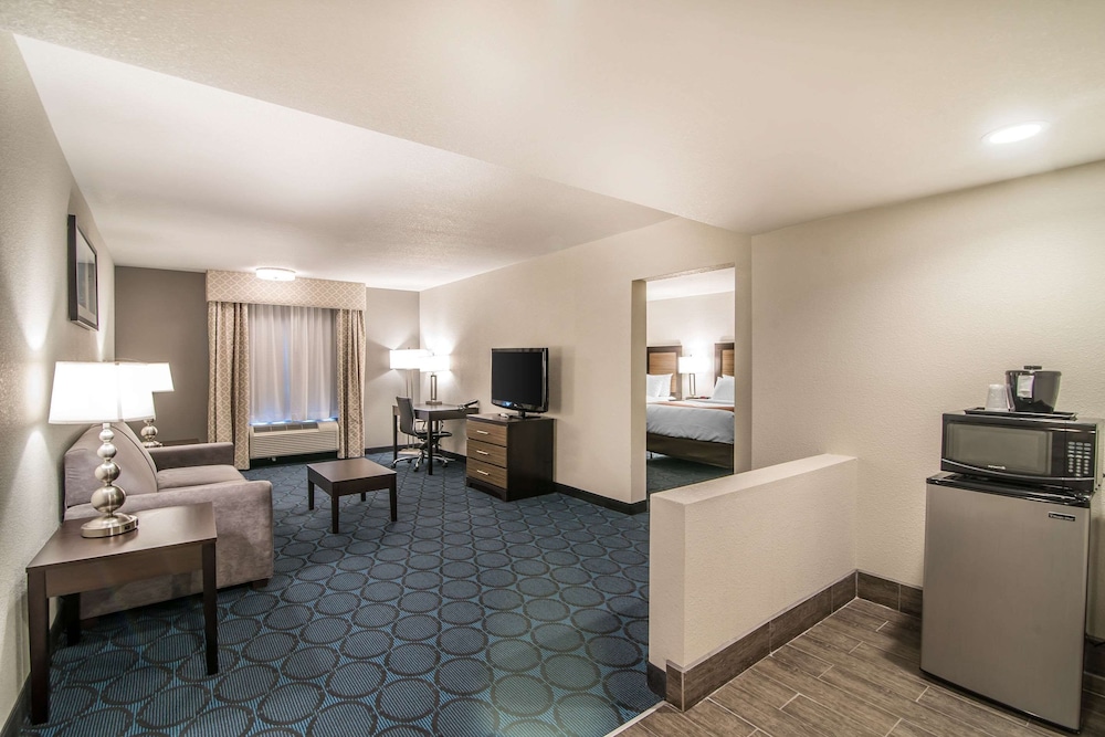 Suite, 2 Queen Beds, Non Smoking - Photo 6