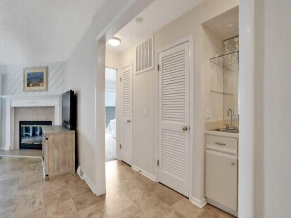 Condo, 2 Bedrooms