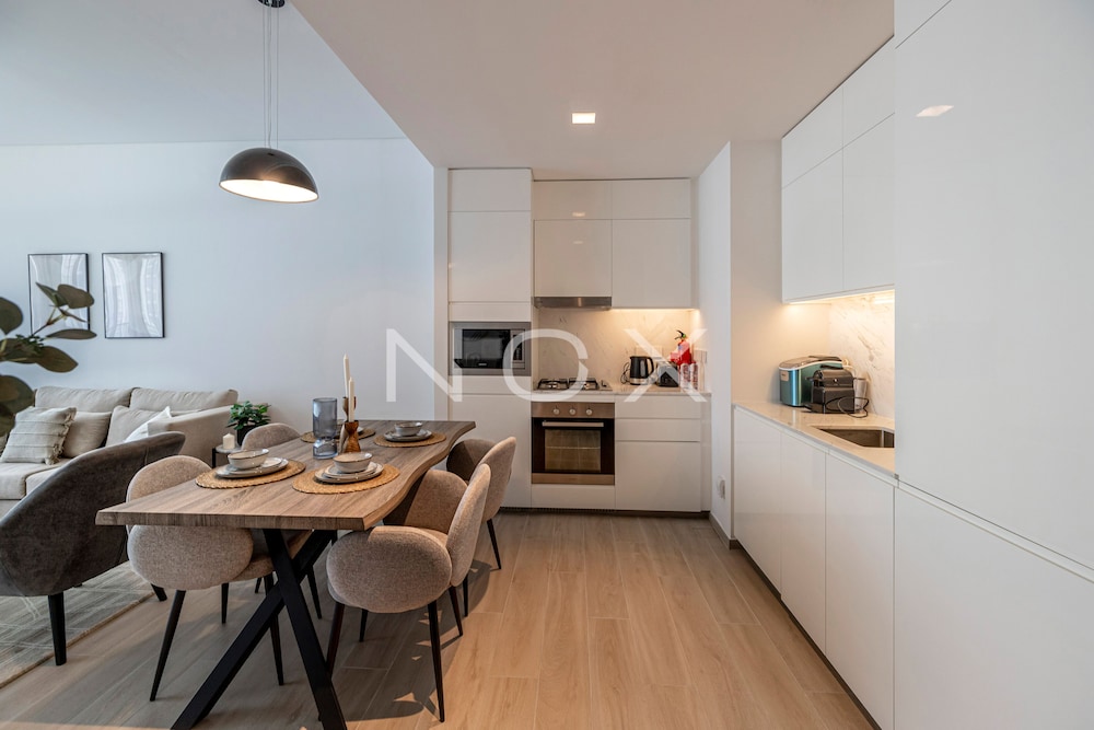 Unit 1014 Classic Apartment, 1 Bedroom, Balcony photo 2