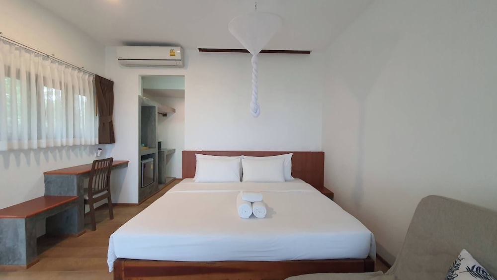 Beachfront Bungalow - Photo 1