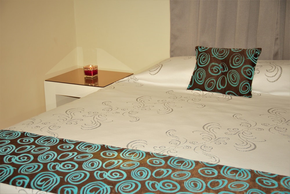 Standard Room, 1 Queen Bed