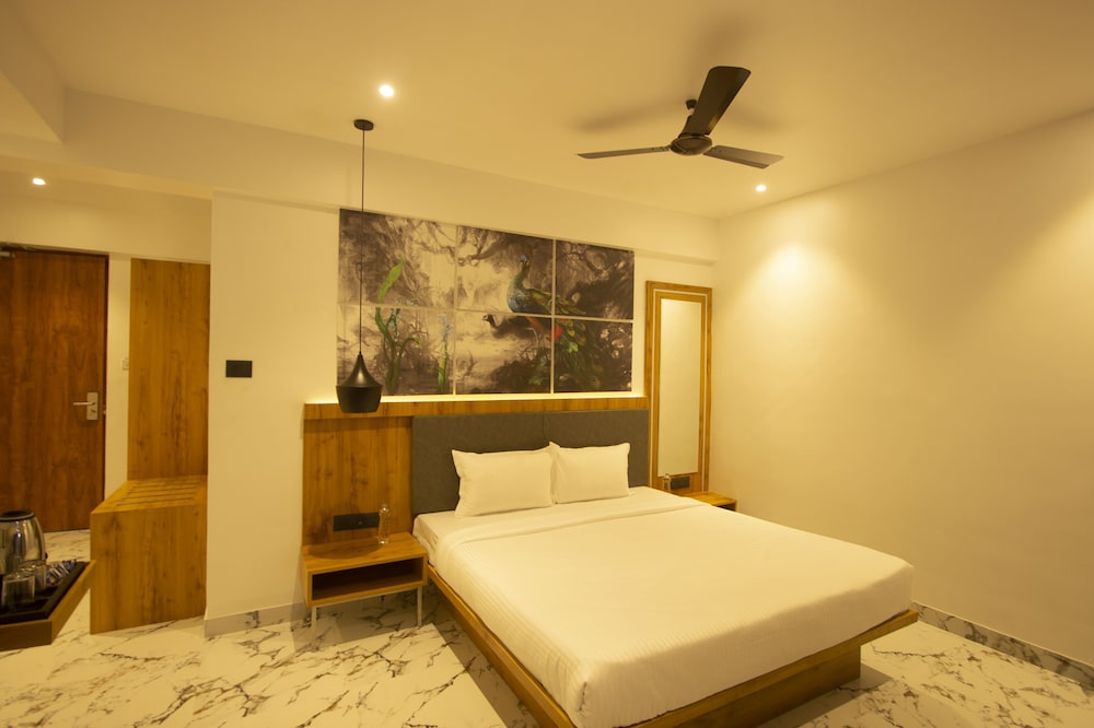 Deluxe Room - Photo 7