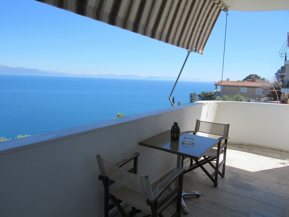 Superior Studio, Sea View