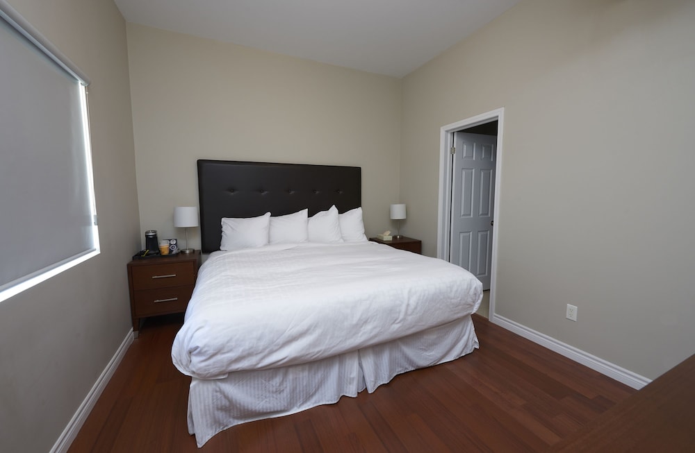 Suite, 2 Bedrooms photo 2