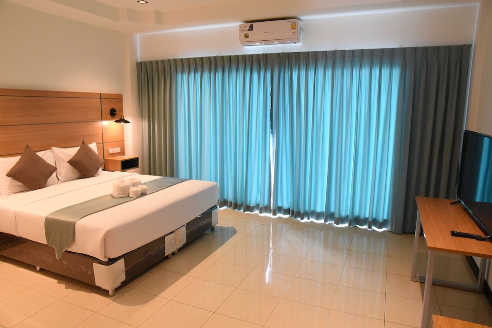 Deluxe Double Room, Balcony - Photo 4