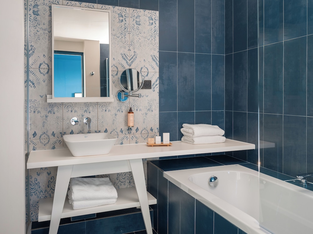 Hôtel Belleval bathroom photo