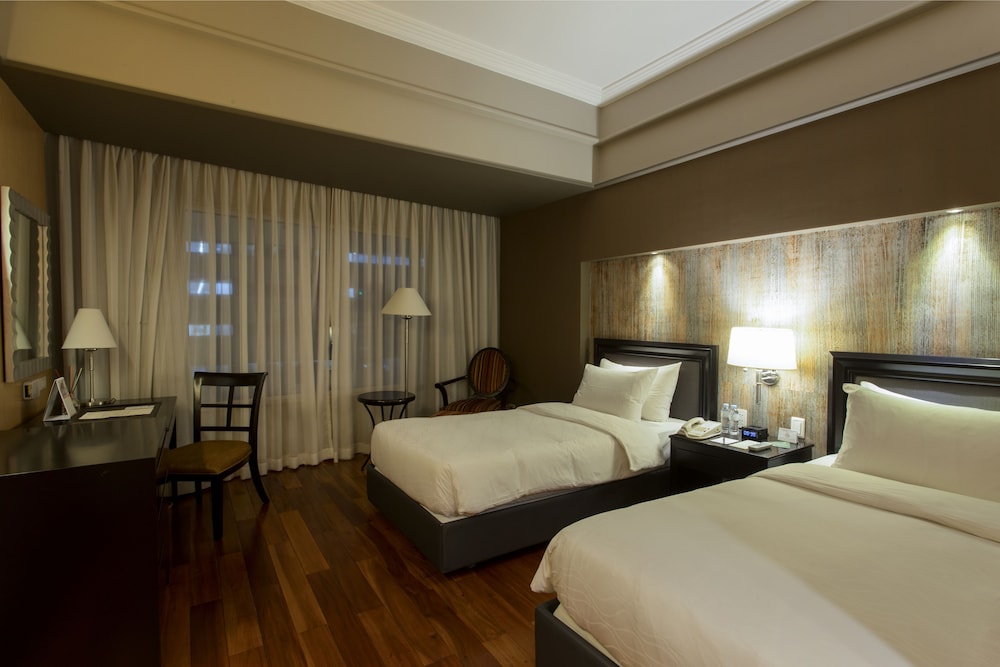 Deluxe Room, 1 King Bed, Non Smoking photo 3