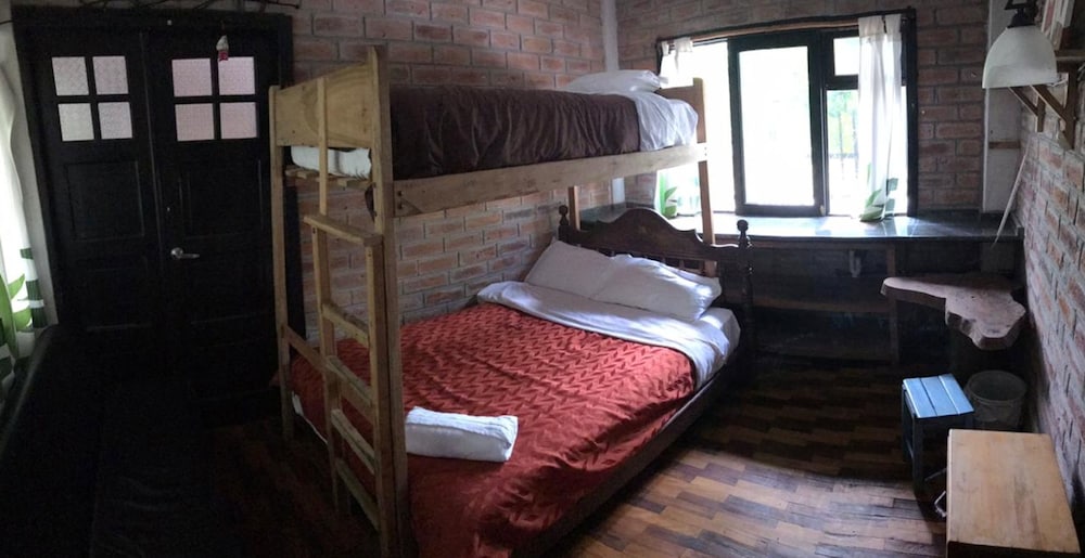 Habitación Con Cama Doble Y Individual Con Baño Privado photo 1