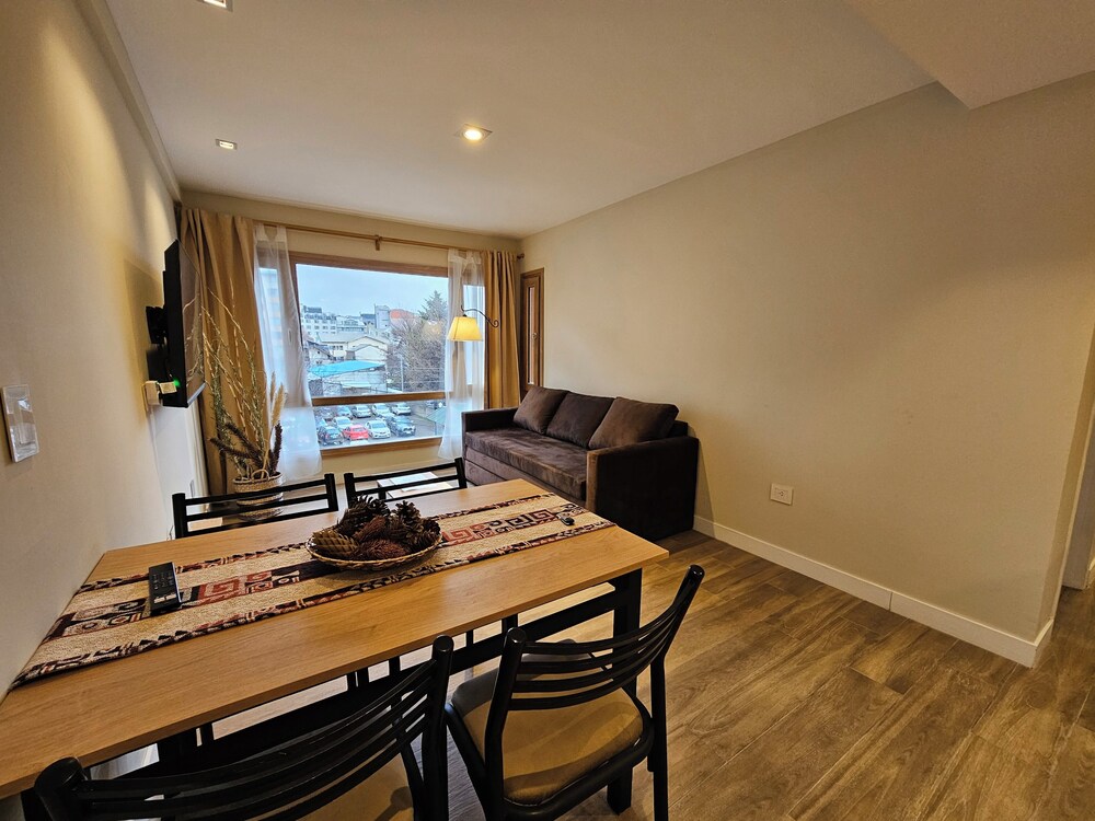 Family Double Room, 1 Bedroom, Kitchen, Partial Lake View photo 1