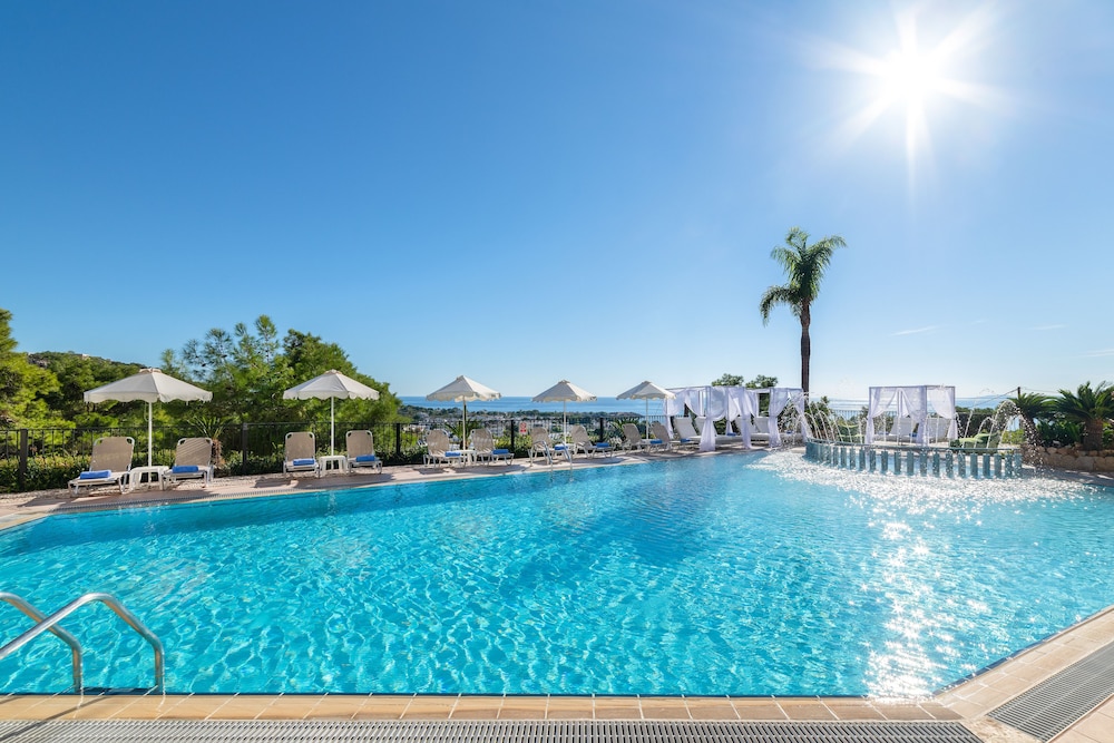Triple Room, Sea View, Poolside photo 2