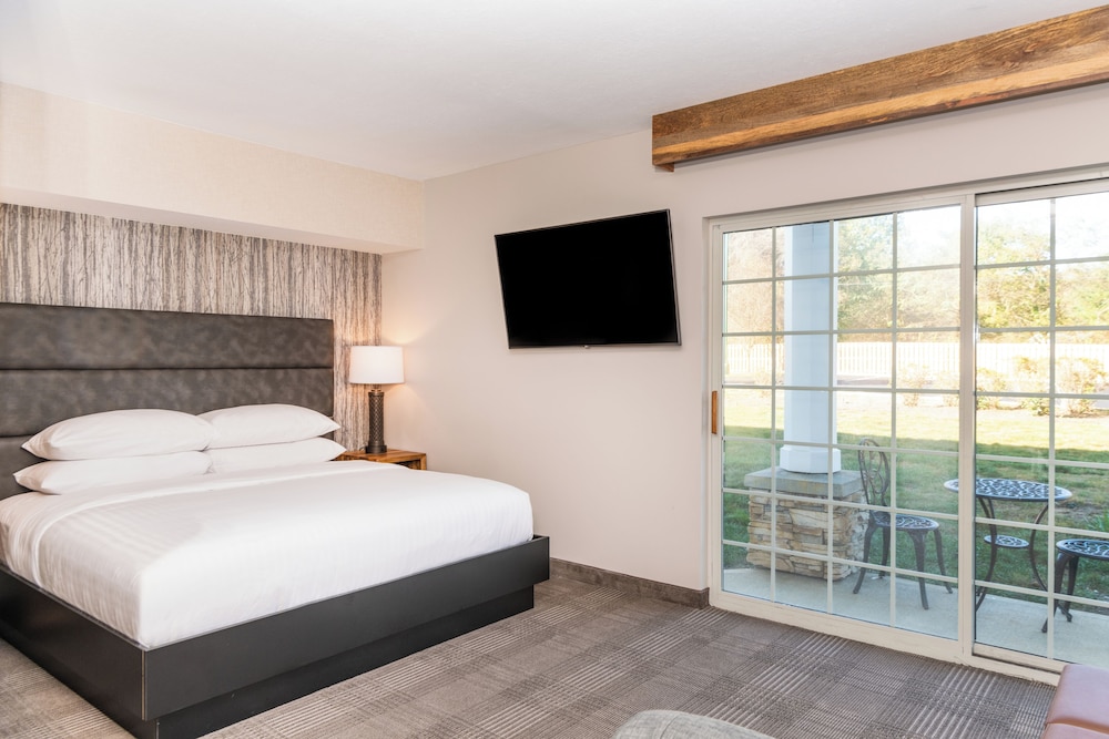 Standard Room, 1 King Bed - Photo 1