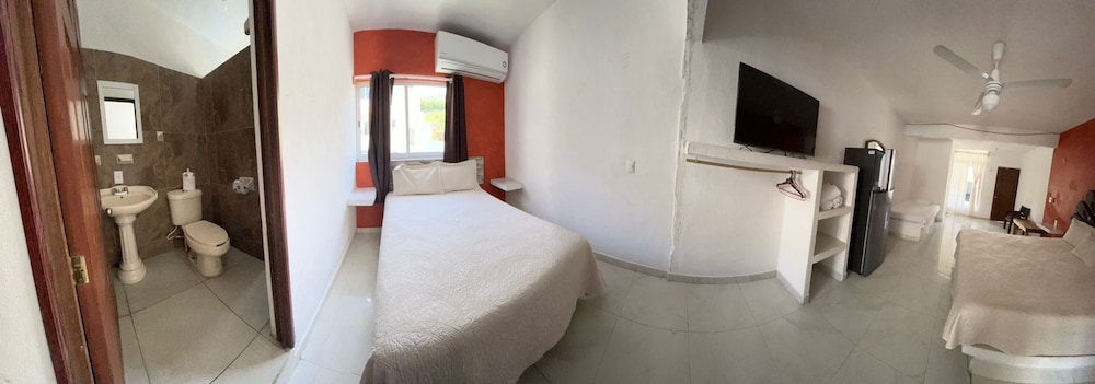 Family Double Room, 2 Queen Beds, Private Bathroom