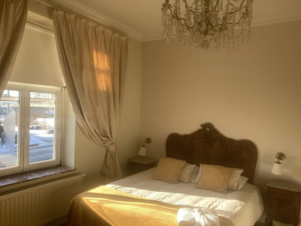 Superior Room, 1 King Bed (Modern Classic)