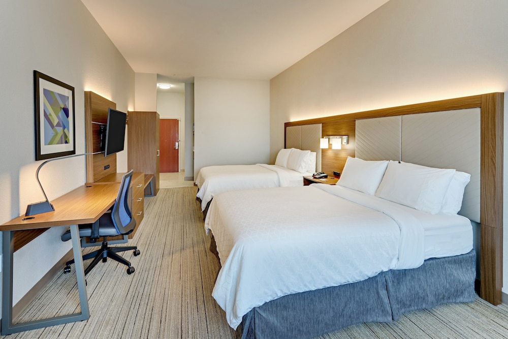 Standard Room, 2 Twin Beds, Accessible (Mobility, Roll-In Shower) photo 3