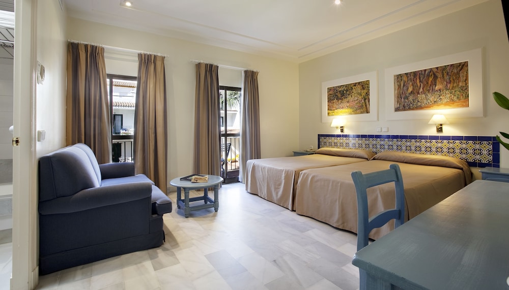 Superior Double Room (3 Adults) - Photo 11