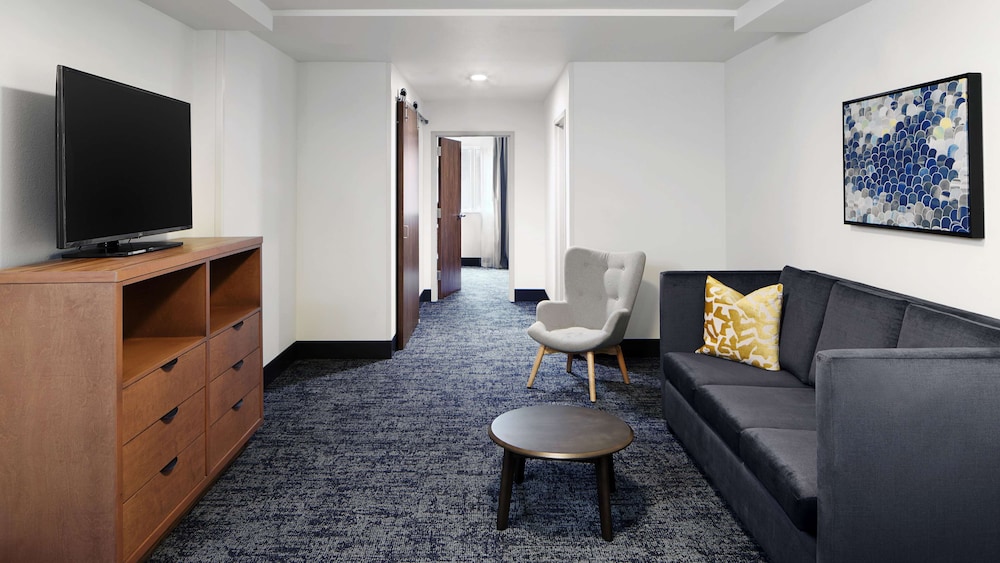 Room, 1 Bedroom, Kitchen