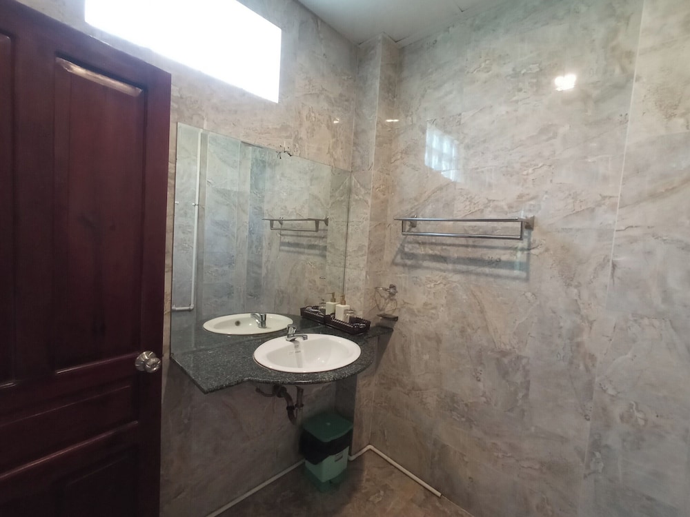 Deluxe Double Room, Balcony - Photo 5