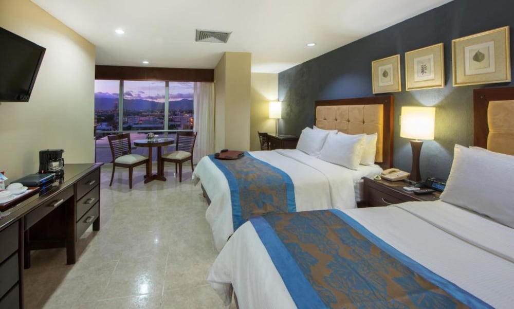 Executive Room - Photo 3