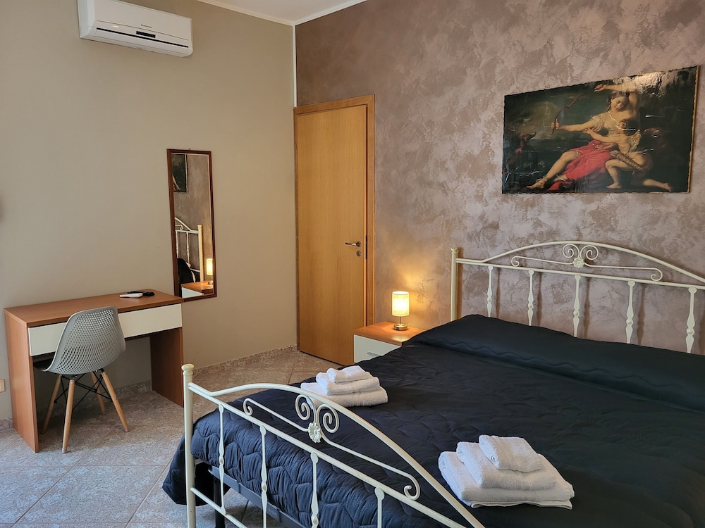 Deluxe Quadruple Room, Smoking, Ensuite photo 2