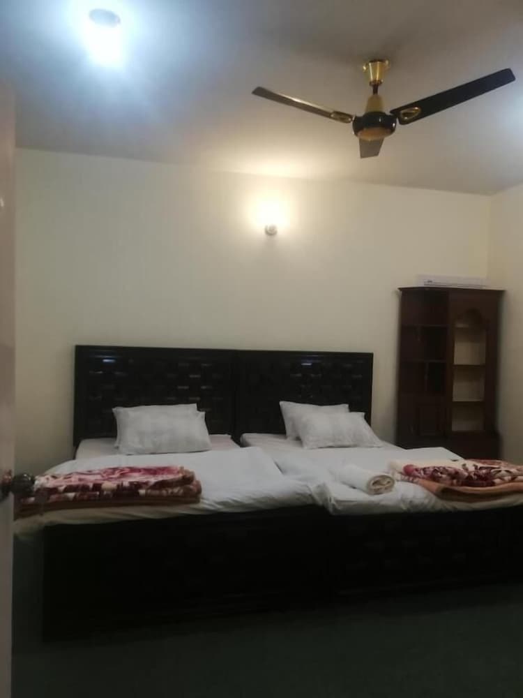 Standard Double or Twin Room - Photo 3