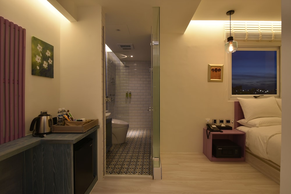 Economy Double Room (Photos are for reference only - themes are randomly arranged) photo 3