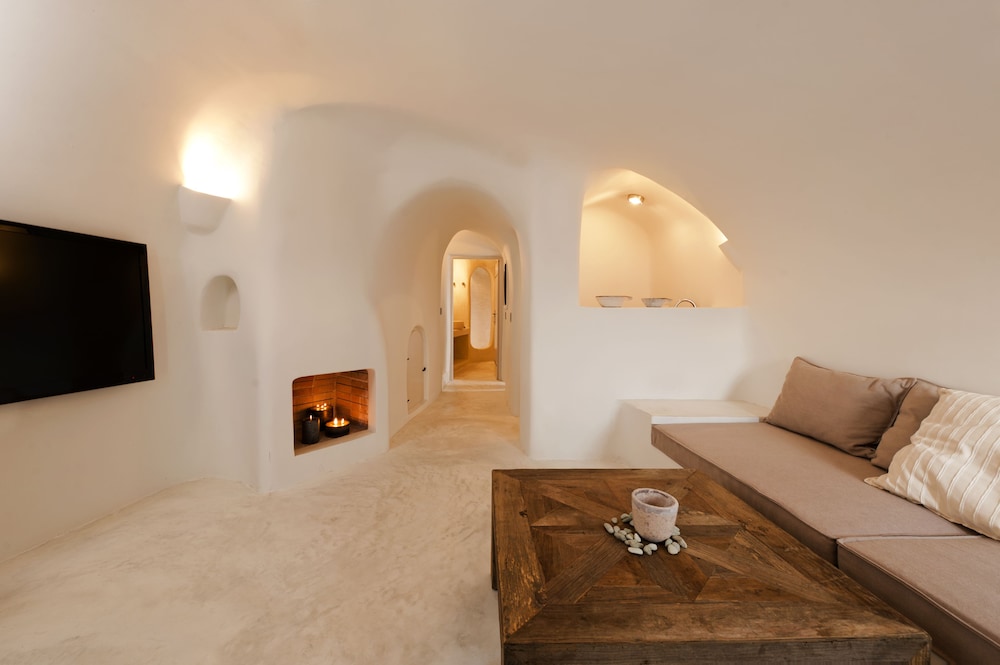 Premium Loft with Pool Access Caldera View - Photo 9