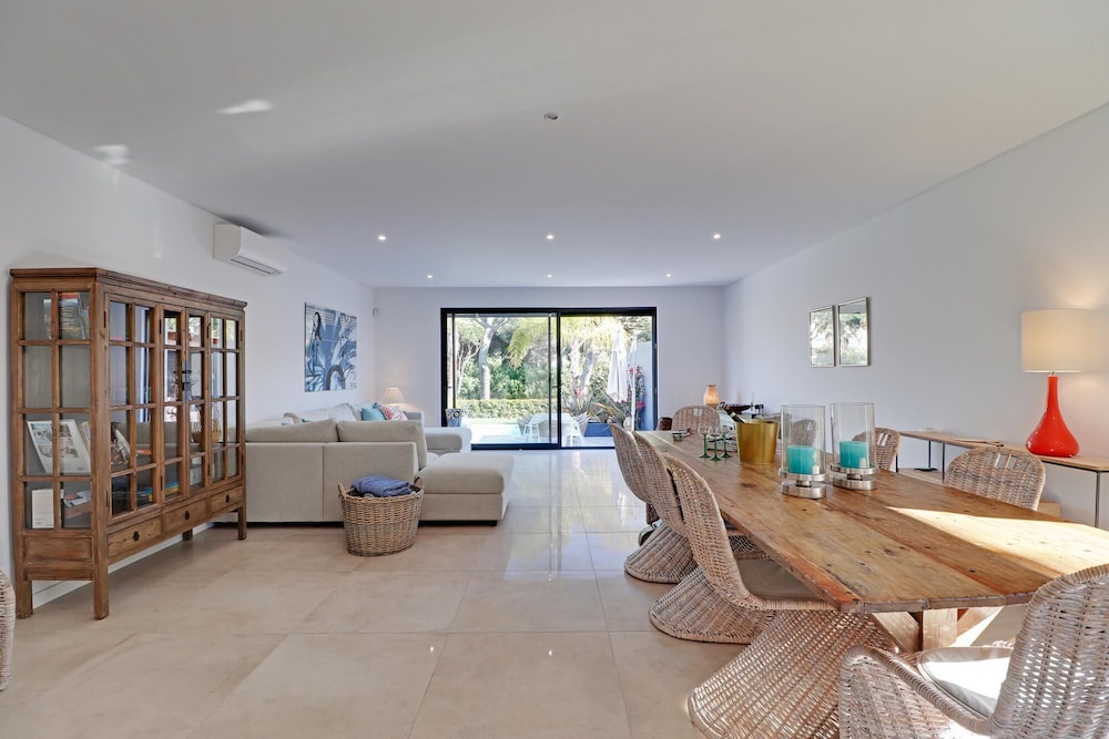 Villa photo 3