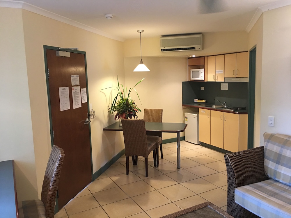 Suite, 1 Bedroom - Photo 5