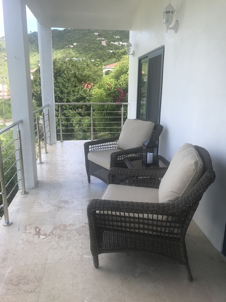 Island View Villa, Ocean View photo 3