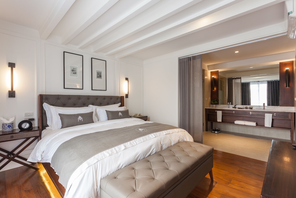 Marine Bedroom Suite photo 3