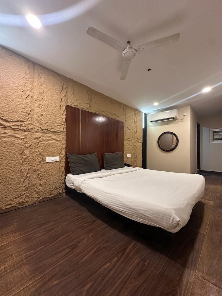 Deluxe Double Room photo 2