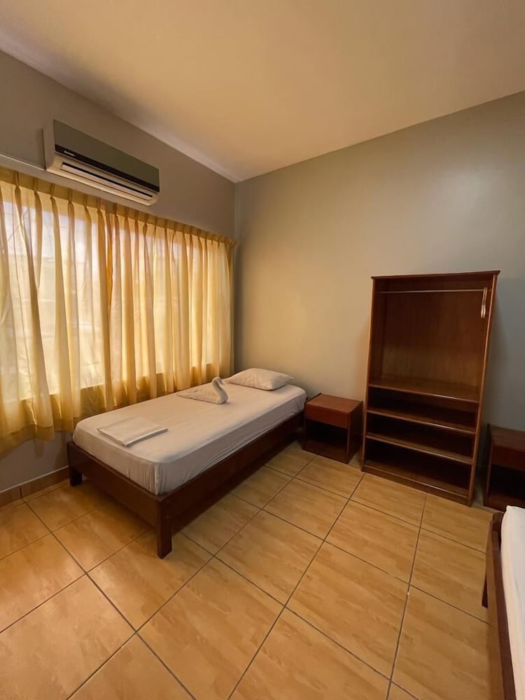 Basic Triple Room photo 3