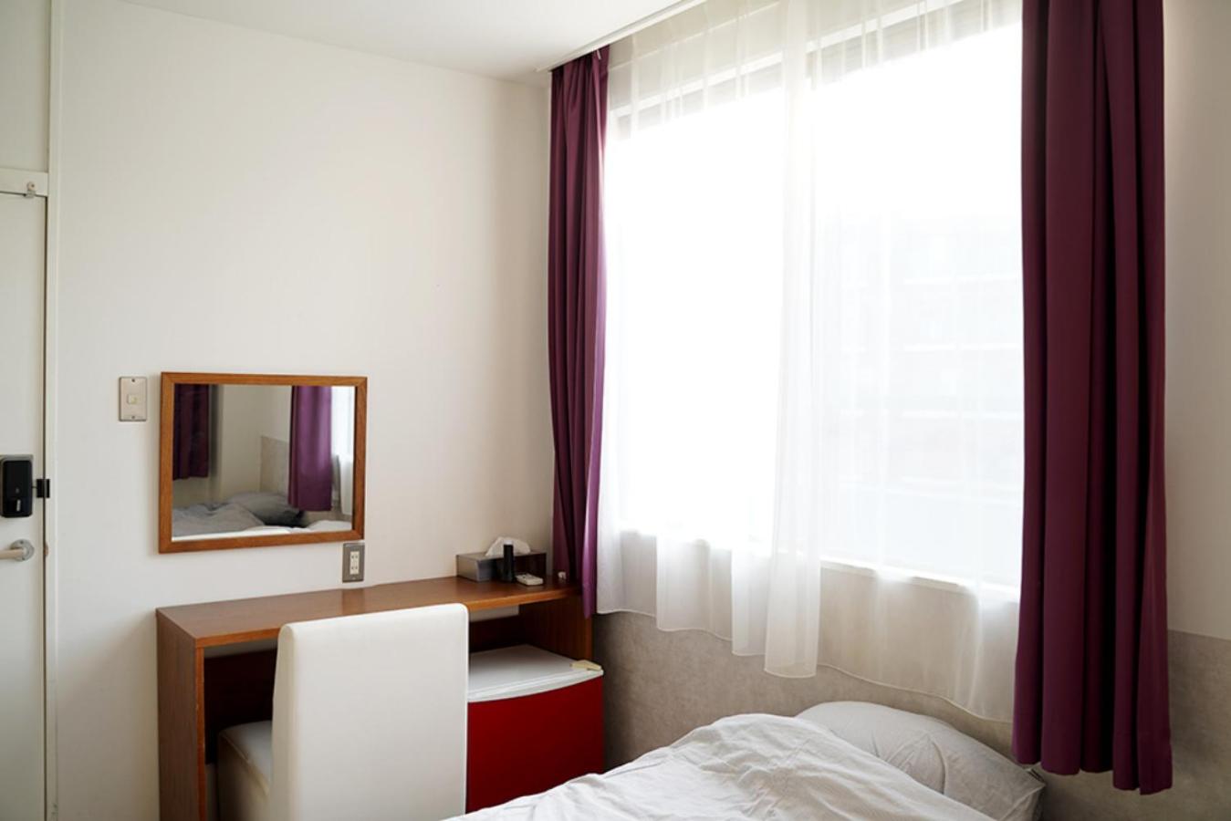 Standard Twin Room - Photo 6