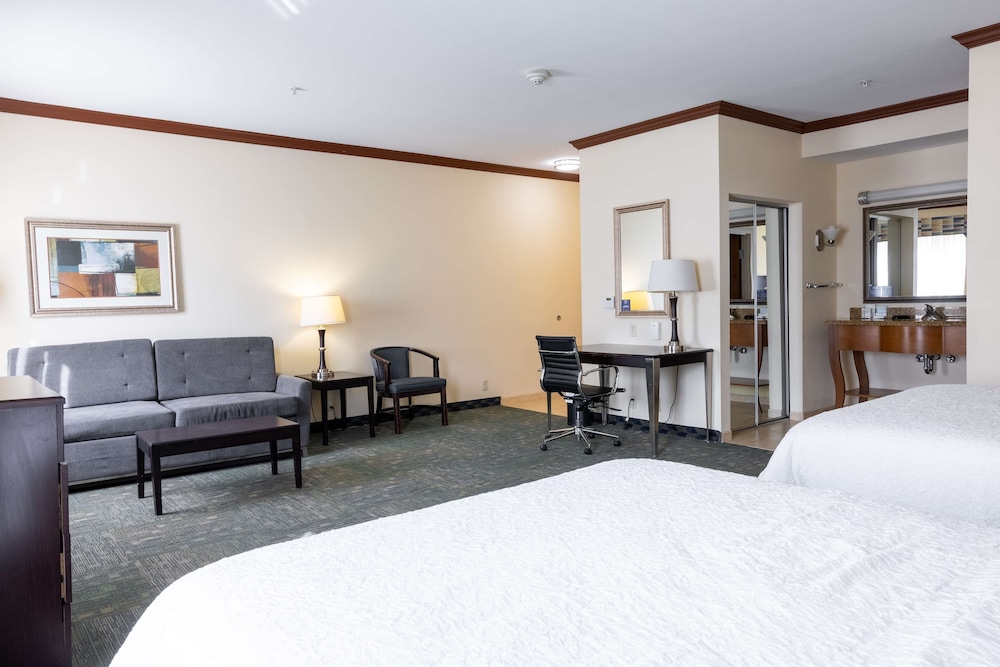Studio Suite, 2 Queen Beds, Non Smoking - Photo 4