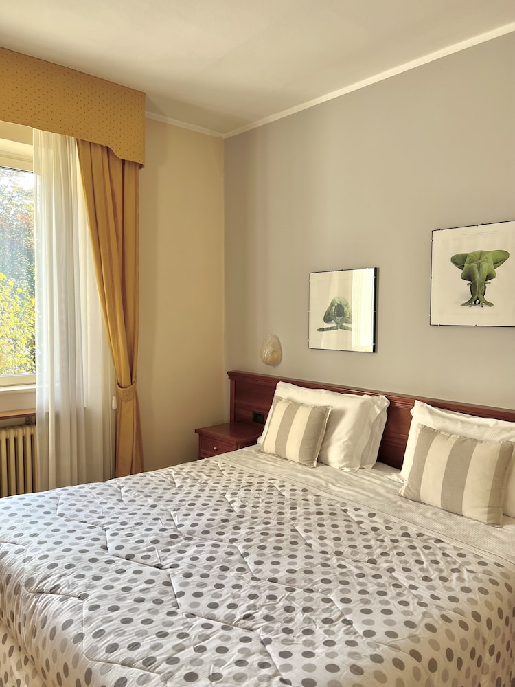 Standard Double Room, 1 Queen Bed, Non Smoking photo 2