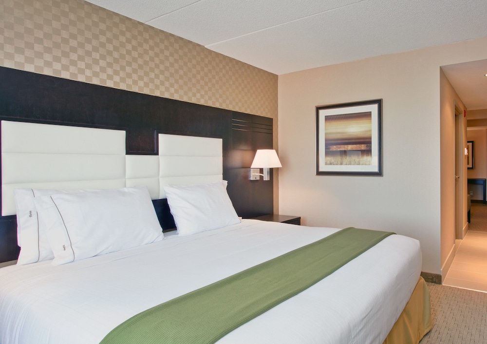 Room - Photo 2