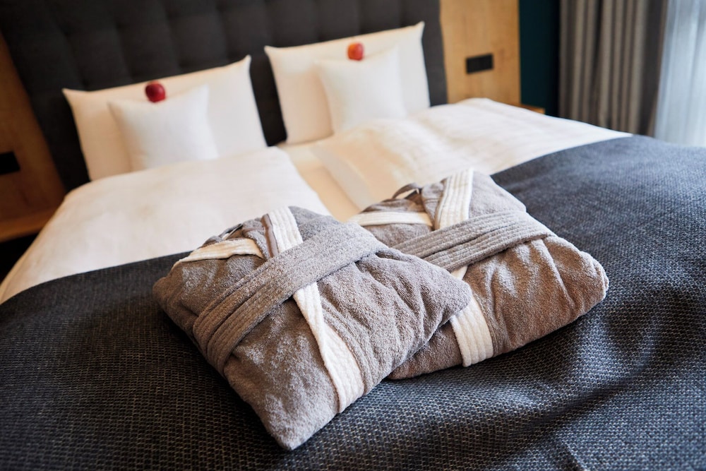 Comfort Double Room, Balcony, Garden View