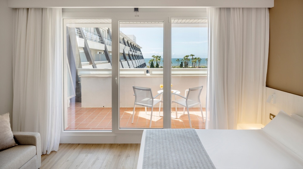 Double Room, Sea View - Photo 3
