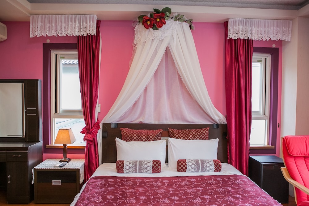 Deluxe Double Room, 1 Double Bed photo 2