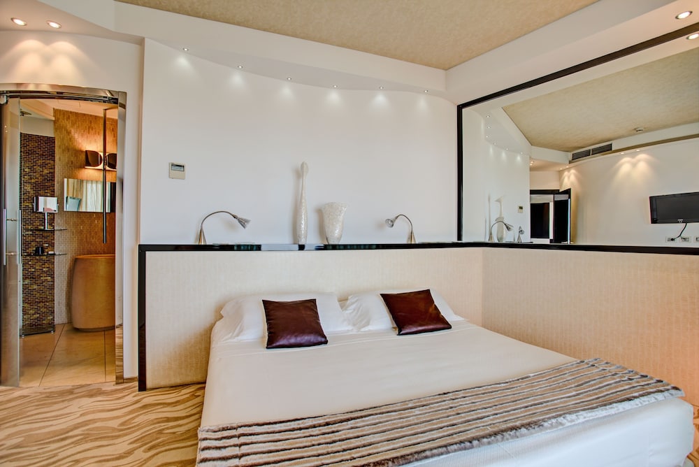 Luxury Suite (2 people) photo 2