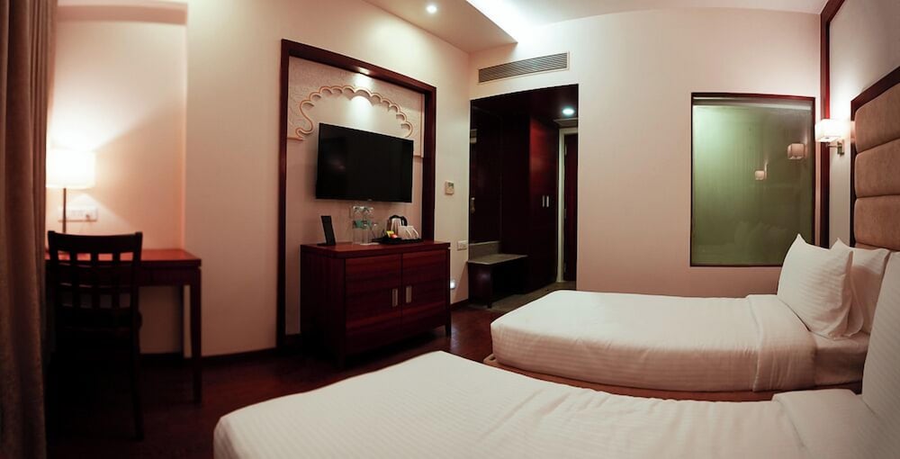 Superior Twin Room, 2 Twin Beds, Smoking photo 1